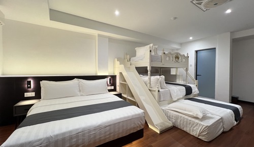 n. Family Junior Suite