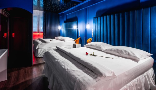 Blue double with free pool access