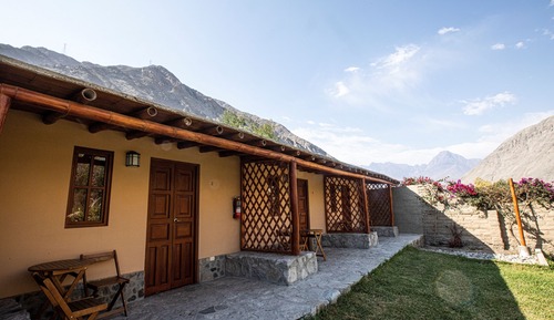 Comfort Room, 1 Queen Bed, Terrace, Garden View