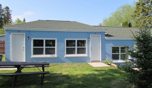 Deluxe Room, 1 Queen Bed, Kitchenette, Lakeside