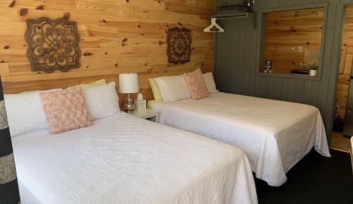 Room, 2 Queen Beds, Kitchenette, Lakeside