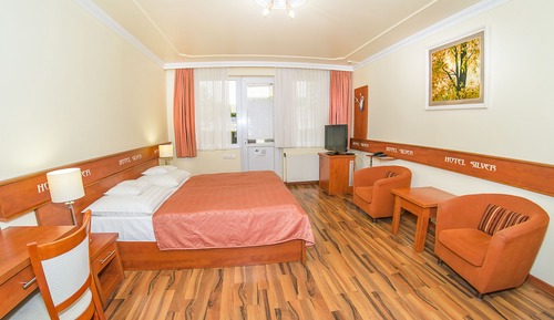 Comfort Room, Kitchen (Bio)