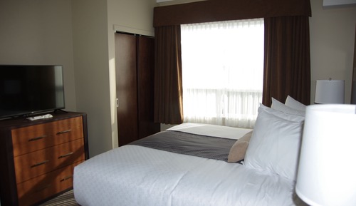 Suite, 2 Bedrooms, Non Smoking, Kitchen (Queen sofabed, Full Kitchen)