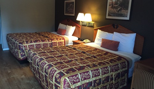 Classic Room, 2 Queen Beds, Smoking