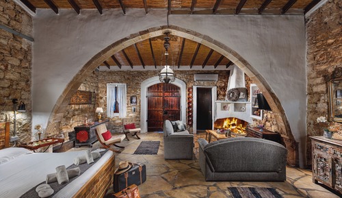 Exclusive House (Elia House)