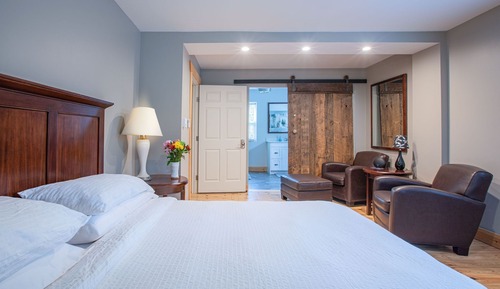 The Superior Suite, King Bed, Ensuite Washroom