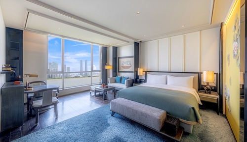 Deluxe River View King Room