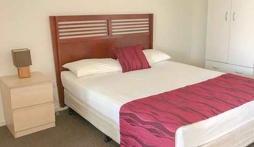 Queen Room (Accessible)