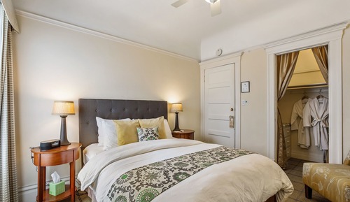 Standard Room, 1 Bedroom, Non Smoking, Private Hall Bathroom