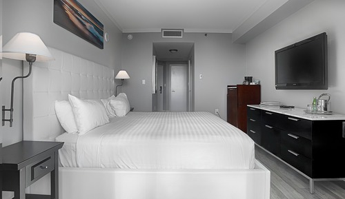 Deluxe Room, 1 King Bed, Balcony