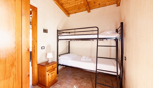 Classic Bungalow, 2 Bedrooms, Private Bathroom