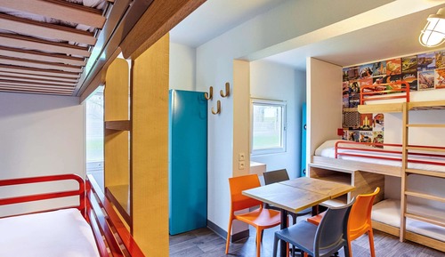 Room, Multiple Beds