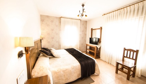 Double Room (V)