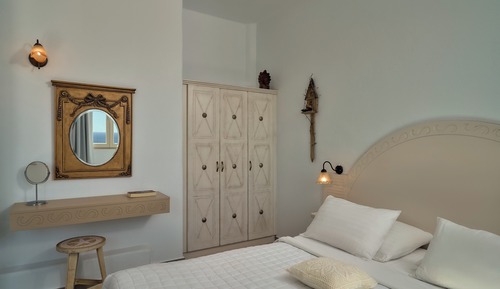Open Plan Suite with Panoramic Sea View