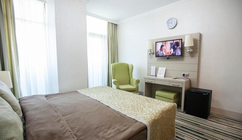 Economy King (ground floor)