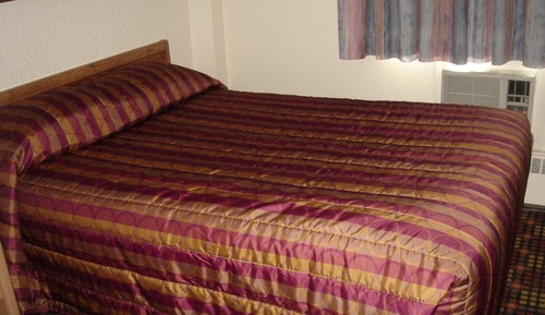 Standard Room, 1 Queen Bed