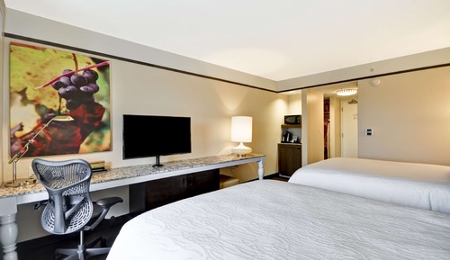 Room, 2 Queen Beds, Accessible (Roll In Shower)