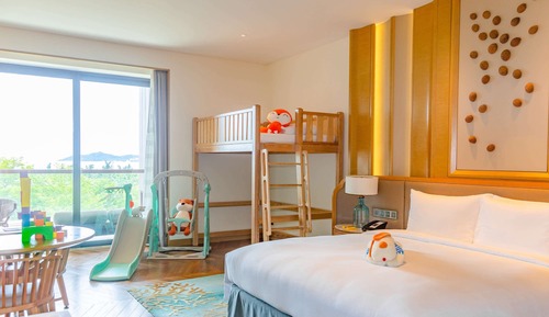 Family Room, Multiple Beds
