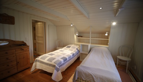 Traditional Cottage, 2 Bedrooms, Sea View, Beachside