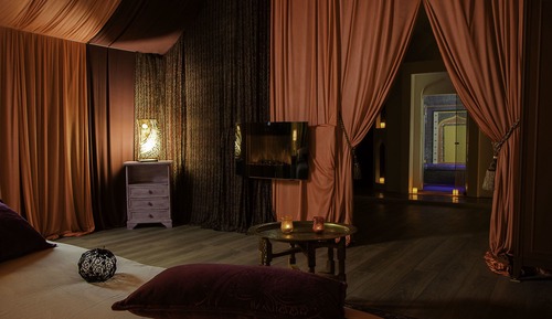 Suite (Taj Mahal)