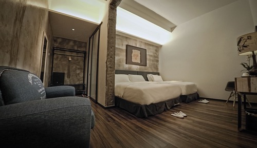 Premium Deluxe Triple - with Internet 