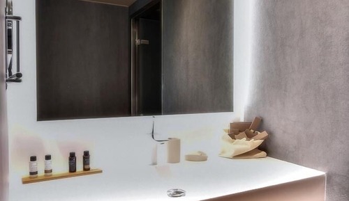 Suite, City View