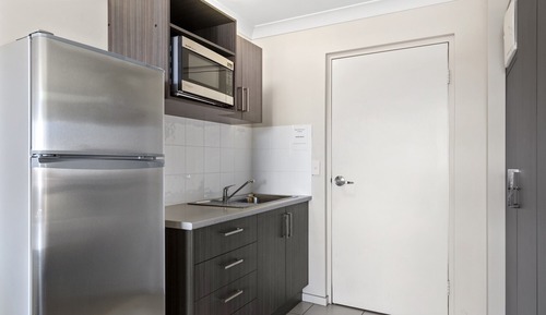  Executive Twin Room (1 Queen and 1 Single Bed)