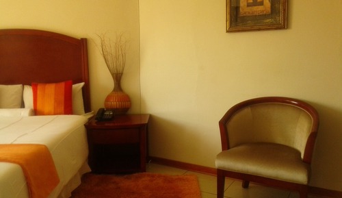 Room, Kitchenette