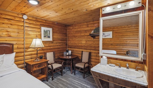 Classic Cabin, 1 King Bed with Sofa bed, Mountainside