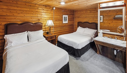 Classic Cabin, 2 Double Beds, Mountainside