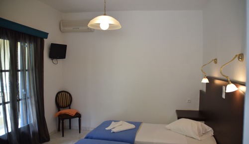 Twin Room, Garden View (1st floor)