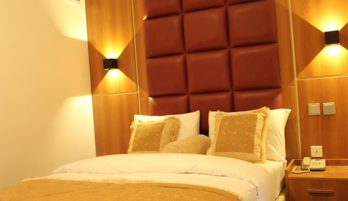 Room (Alcove)