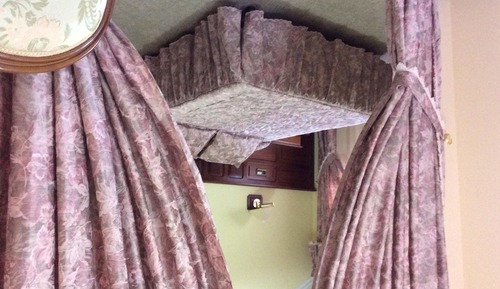 Suite, Jetted Tub