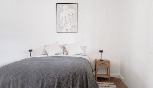 Basic Room, 1 Queen Bed