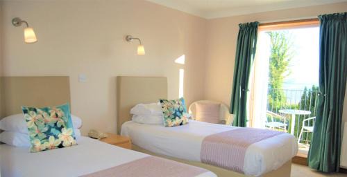 Twin Room with Sea View and Balcony