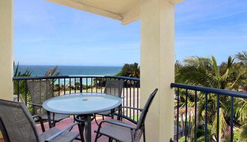 Three-Bedroom Apartment with Ocean View and Ensuite