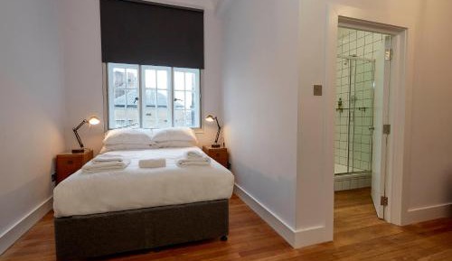 Double Room with Private Bathroom