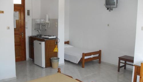 Studio (3 Adults)