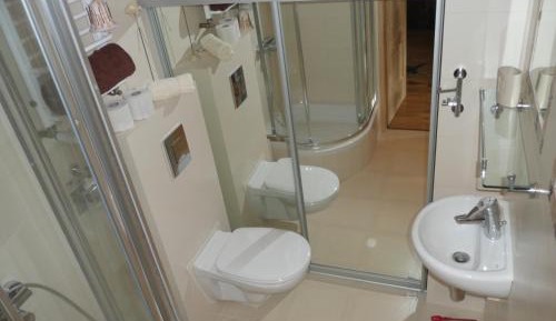 Apartment (3 Adults)