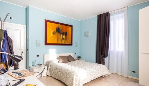 Deluxe Room (2 Adults + 1 Child)