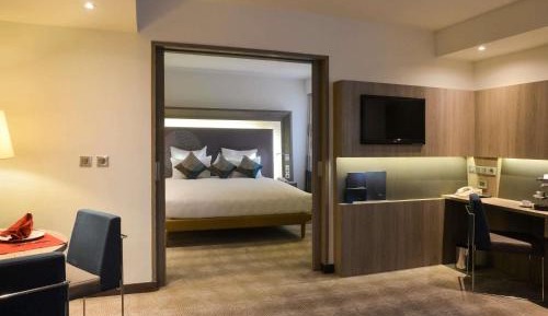 Superior King Suite