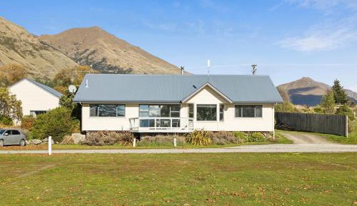 Superior Lake View Three-Bedroom House