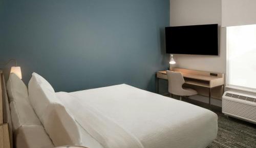 King Studio Suite with Sofa Bed - Hearing Accessible