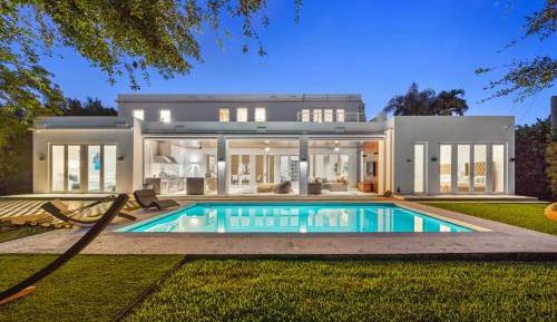 Eight-Bedroom Villa