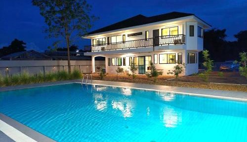 Six-Bedroom House
