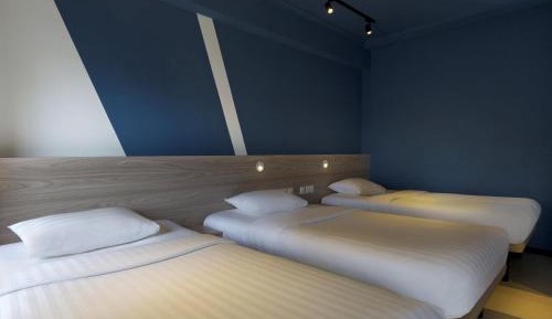 Family Room with Three Single Bed