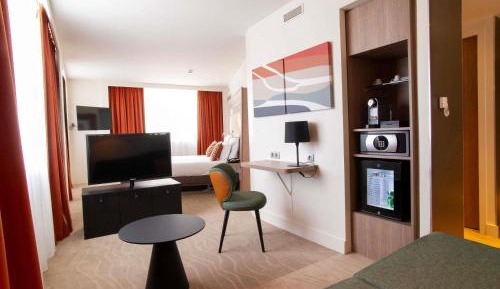 Suite with Double Bed and Double Sofa