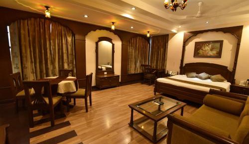 Deluxe Suite