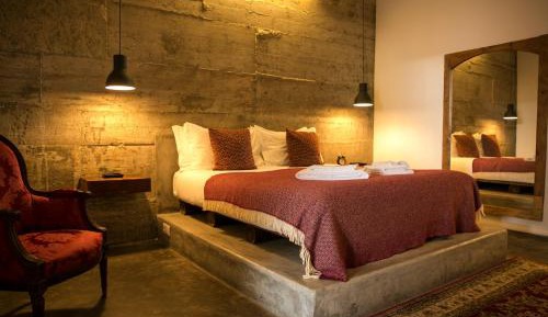 Deluxe One-Bedroom Apartment with Private Garden