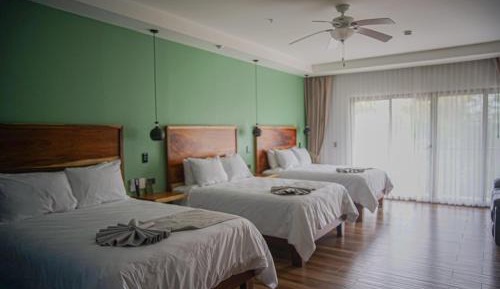 Deluxe Family Room